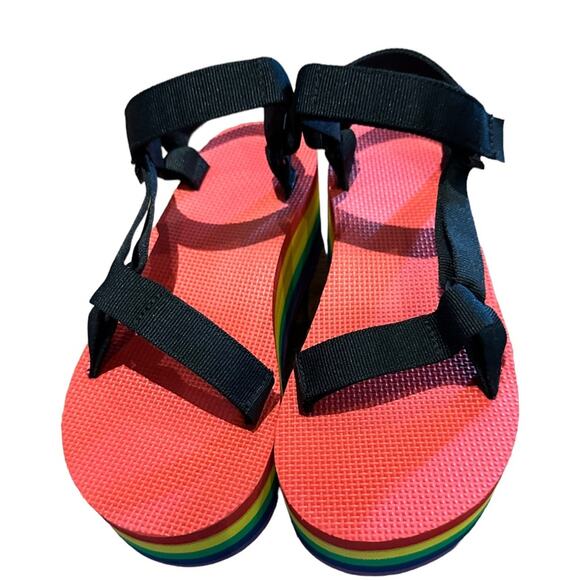 Teva Rainbow Platform Sandals with Black Straps in Womens Size 8 - Picture 2 of 5